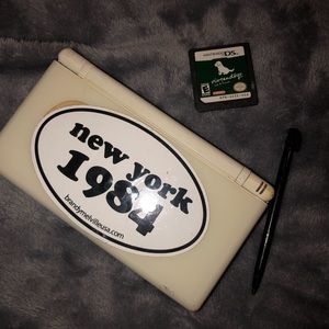 White Nintendo DS Lite